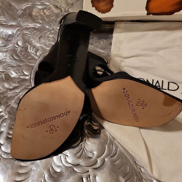 New in box black mesh elastic nappa Donald j pliners! Sz. 8N - Picture 4 of 8